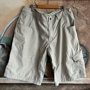 Lululemon MEN’s Cargo shorts size 38